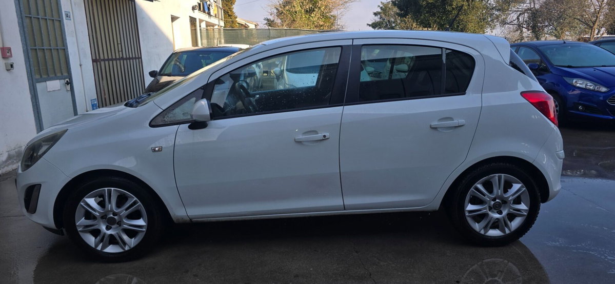 Opel Corsa 1.2 85CV 5 porte GPL-TECH Edition (14)