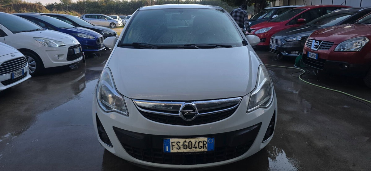Opel Corsa 1.2 85CV 5 porte GPL-TECH Edition (2)