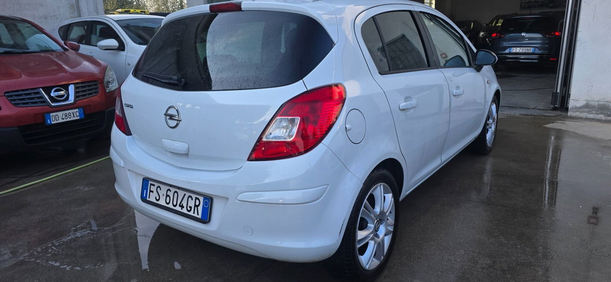 Opel Corsa 1.2 85CV 5 porte GPL-TECH Edition (4)