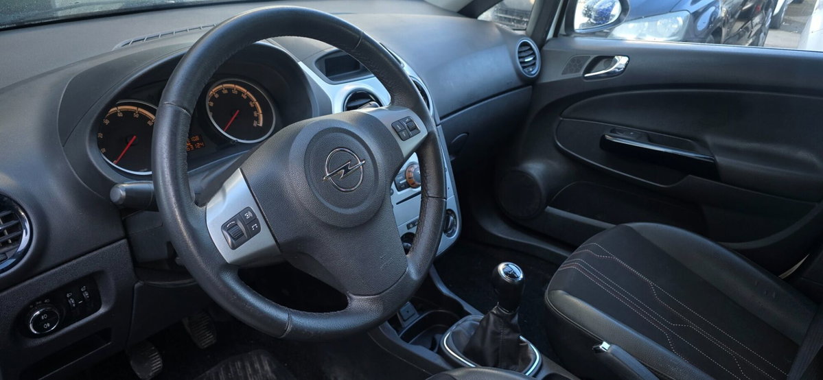 Opel Corsa 1.2 85CV 5 porte GPL-TECH Edition (6)