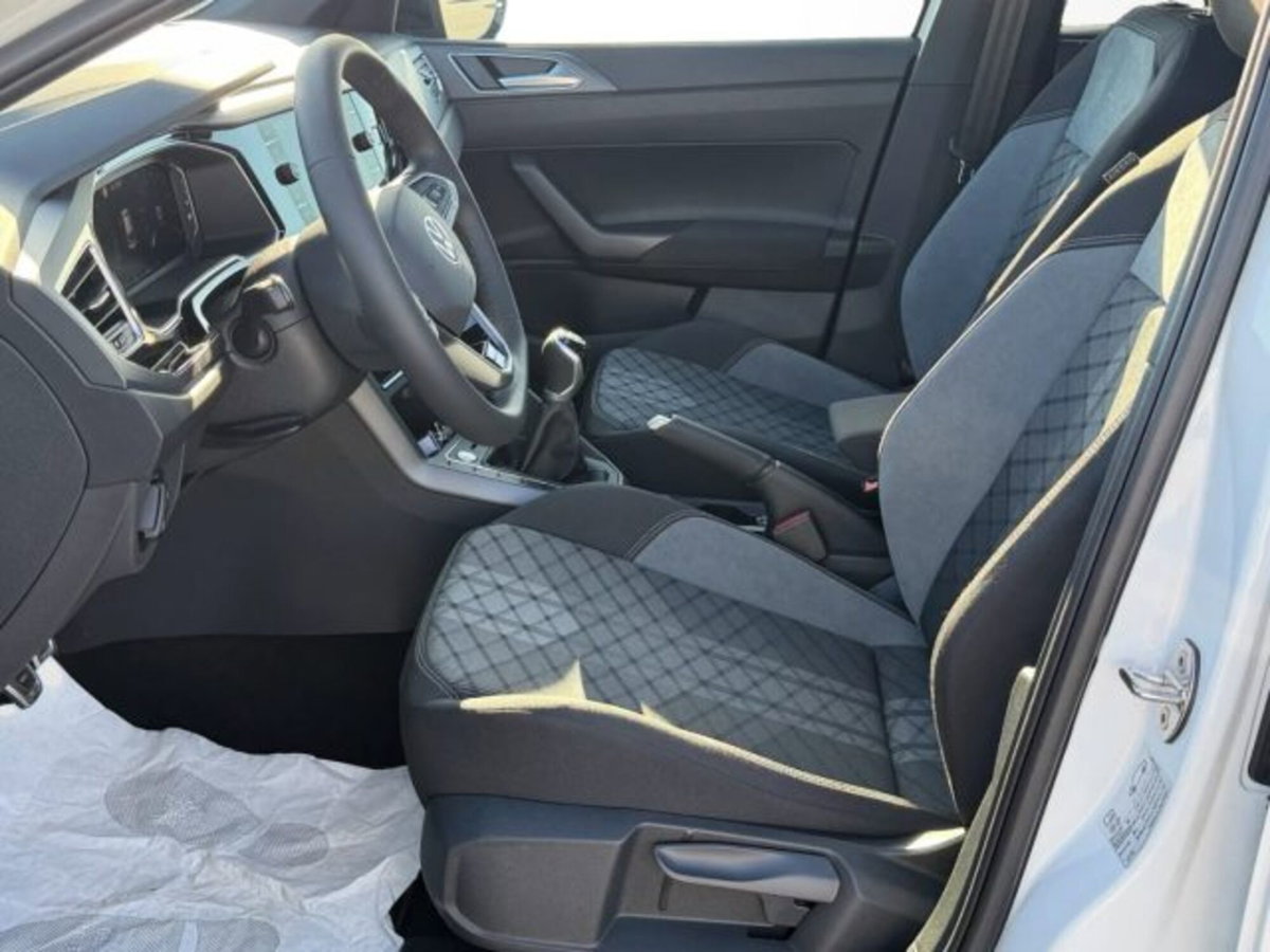 Volkswagen Taigo 1.0 tsi R-Line 115cv (10)