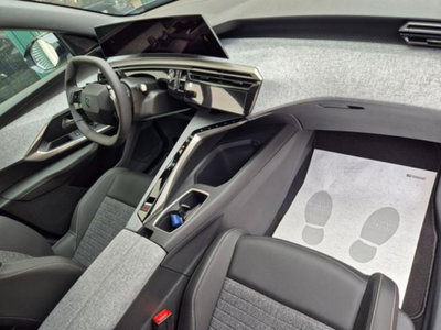 Peugeot 3008 1.2 hybrid Allure Business 145cv e-dcs6 (12)