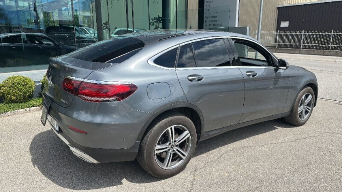 Mercedes-Benz GLC Coupé 300 d 4Matic Coupé Premium Plus (2)
