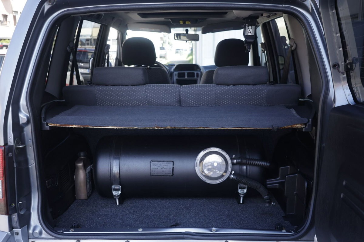 Mitsubishi Pajero 1.8 16V MPI 5 porte (17)