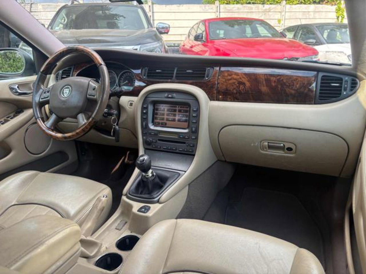Jaguar X-Type 2.2D cat Wagon Executive (7)