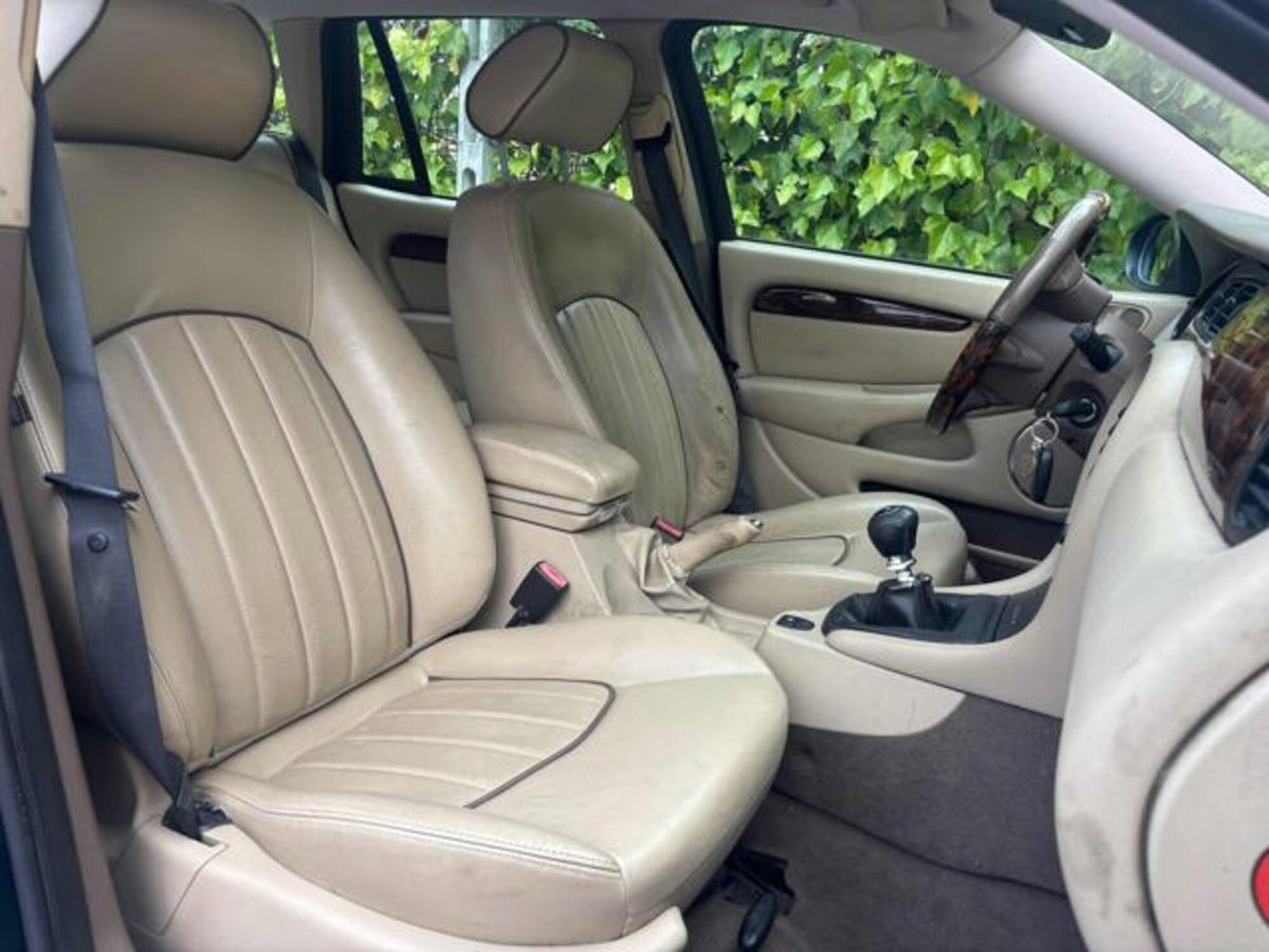 Jaguar X-Type 2.2D cat Wagon Executive (9)
