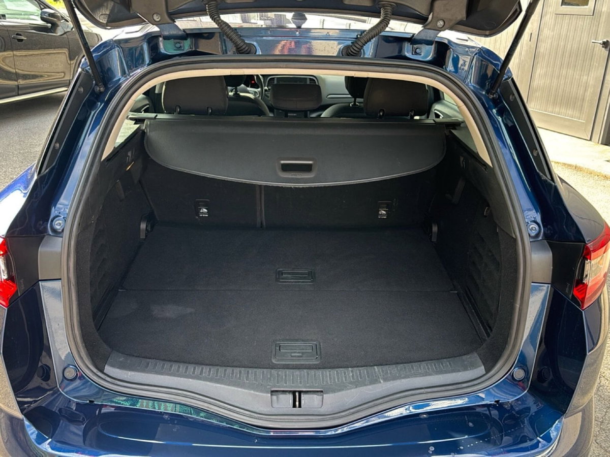 Renault Mégane Sporter Blue dCi 115 CV Business (16)