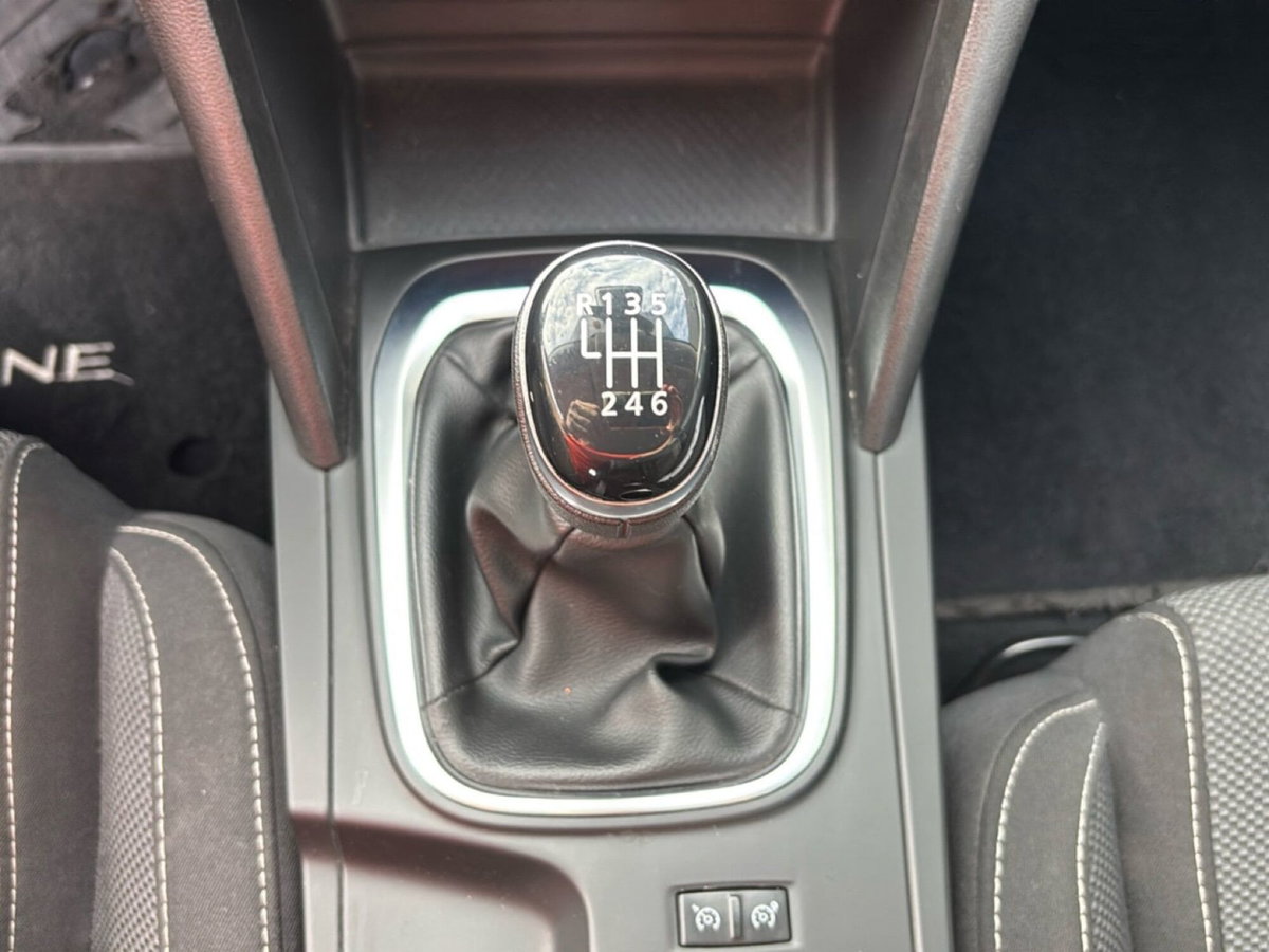 Renault Mégane Sporter Blue dCi 115 CV Business (17)