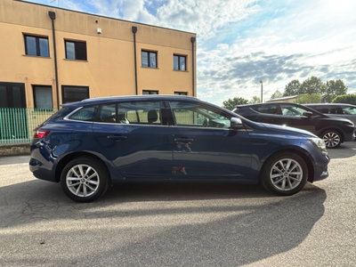 Renault Mégane Sporter Blue dCi 115 CV Business (4)