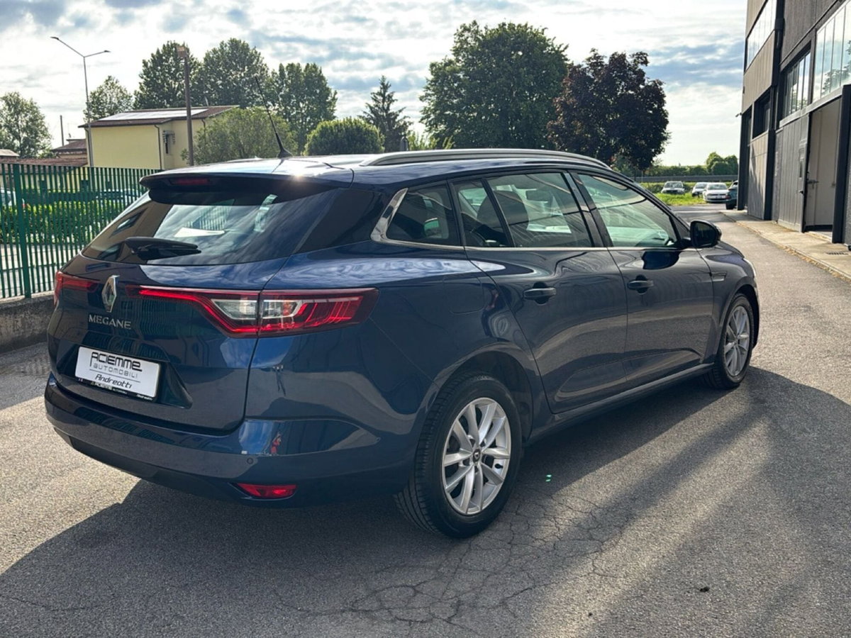 Renault Mégane Sporter Blue dCi 115 CV Business (7)