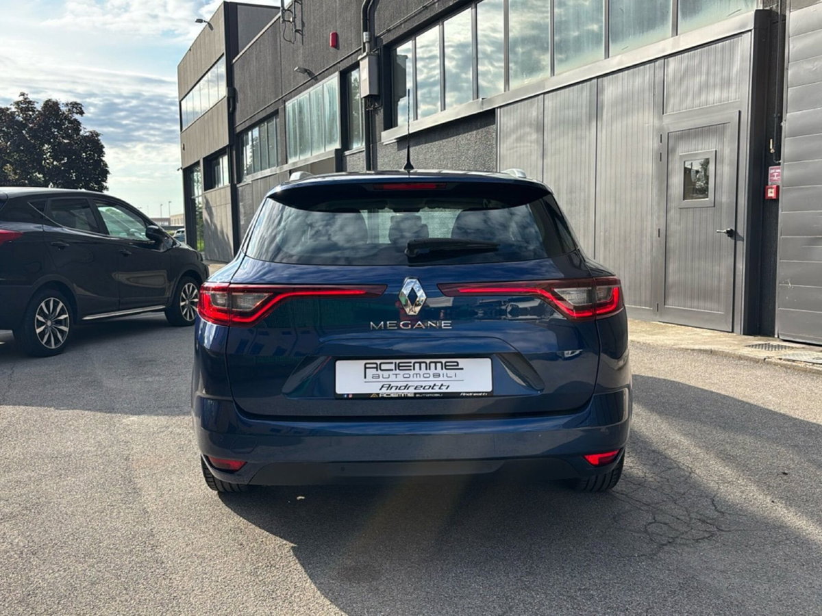 Renault Mégane Sporter Blue dCi 115 CV Business (8)