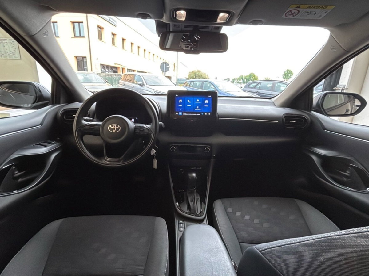 Toyota Yaris 1.5 Hybrid 5 porte Trend (11)