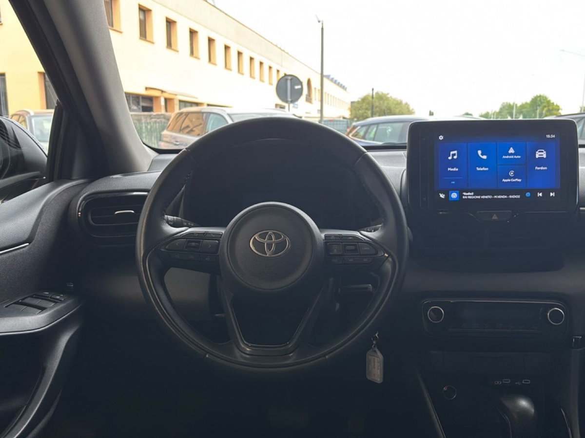 Toyota Yaris 1.5 Hybrid 5 porte Trend (12)