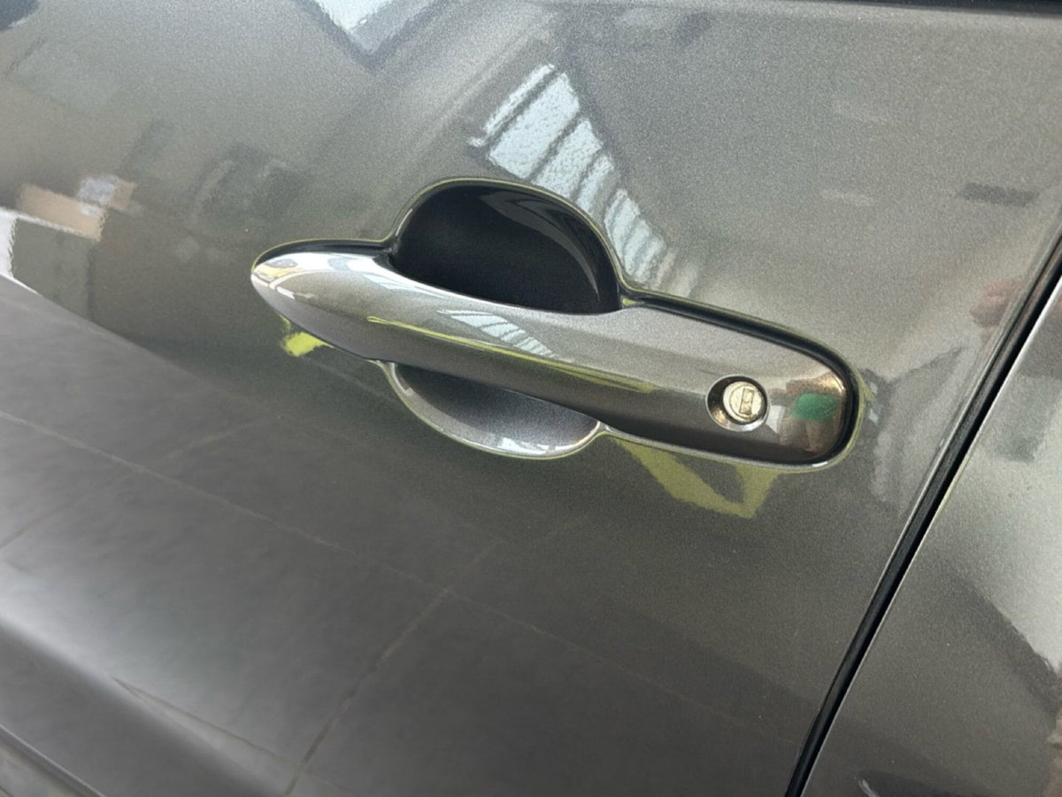 Toyota Yaris 1.5 Hybrid 5 porte Trend (16)