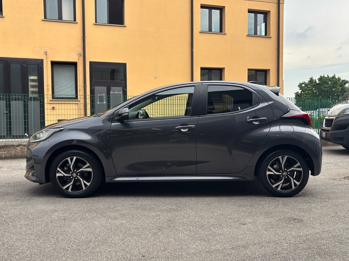Toyota Yaris 1.5 Hybrid 5 porte Trend (4)