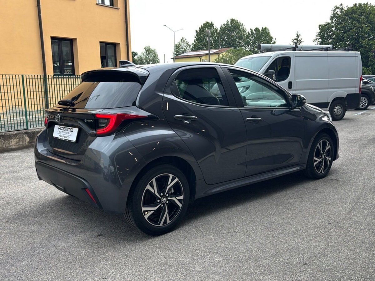 Toyota Yaris 1.5 Hybrid 5 porte Trend (6)