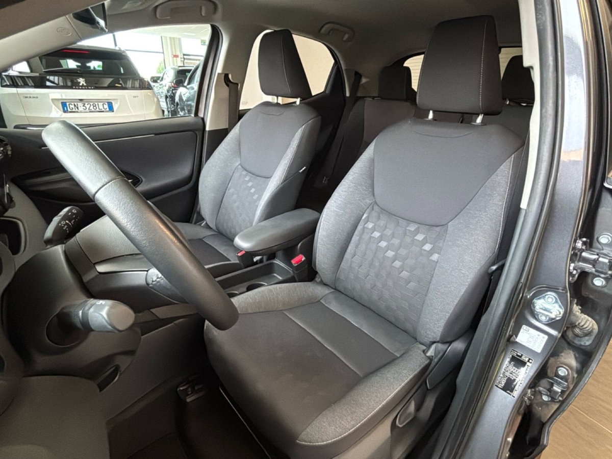 Toyota Yaris 1.5 Hybrid 5 porte Trend (9)