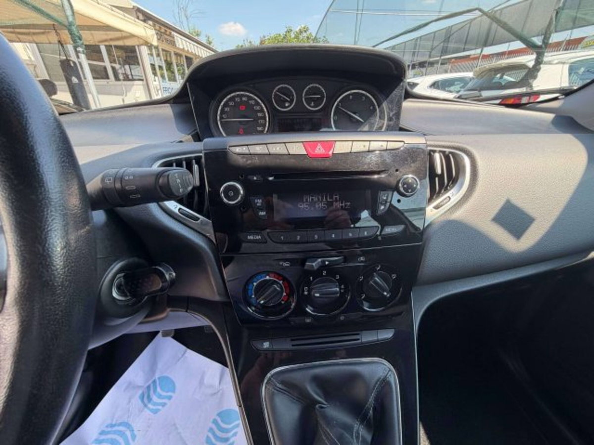 Lancia Ypsilon 1.3 MJT 16V 95 CV 5 porte S&S Gold (10)
