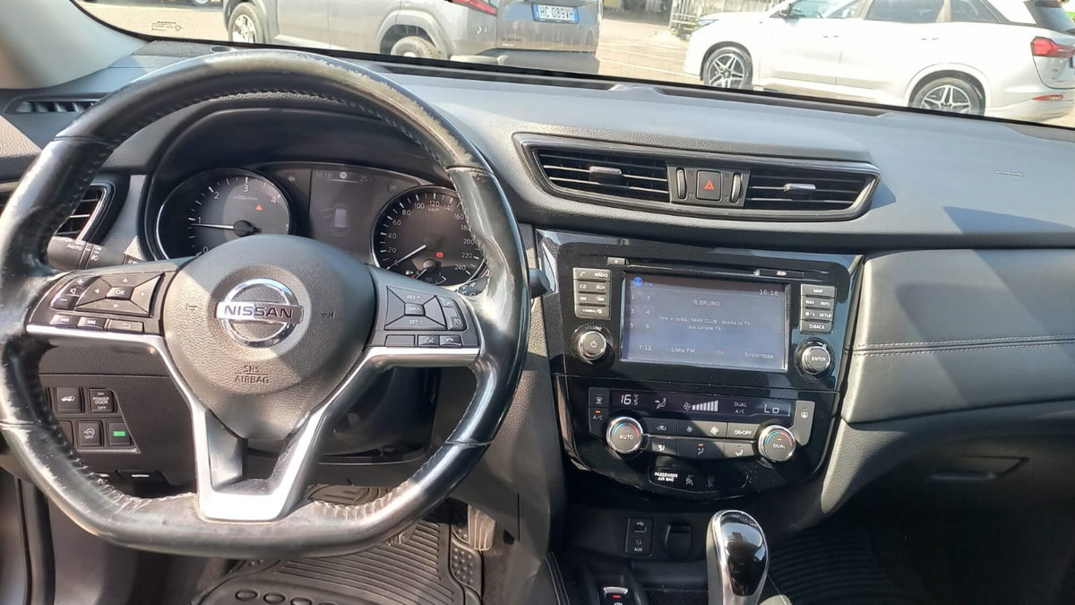Nissan X-Trail 1.6 dCi 2WD N-Connecta (8)