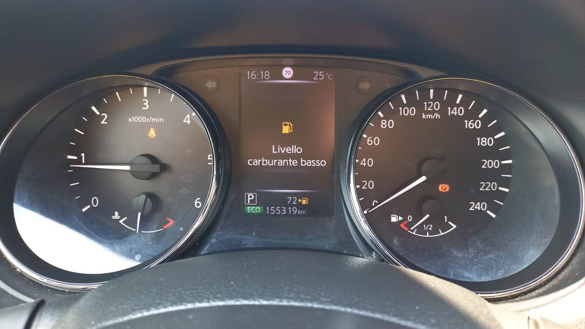 Nissan X-Trail 1.6 dCi 2WD N-Connecta (9)