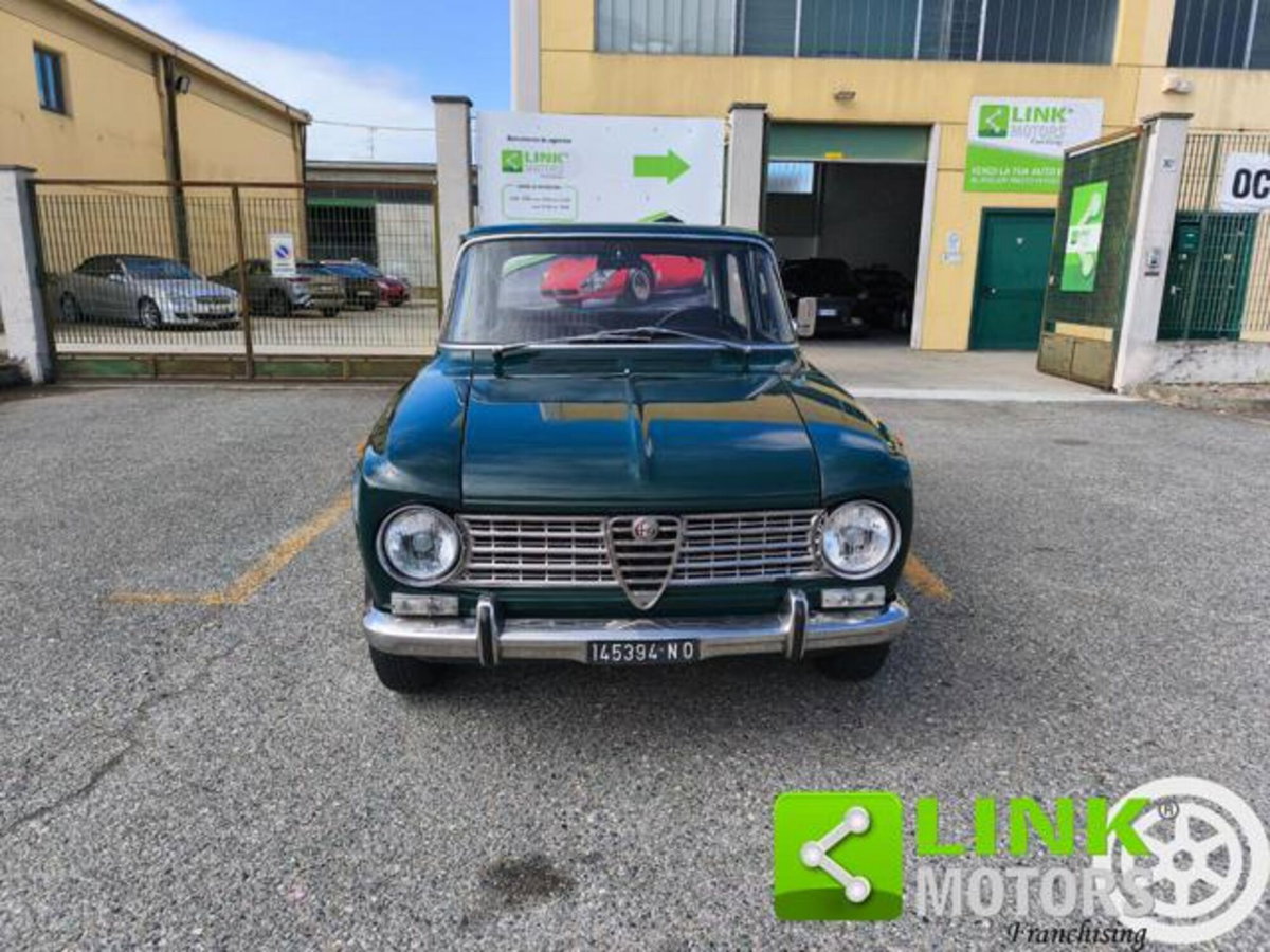 Alfa Romeo Giulia 2.0 Turbo 200 CV AT8 Ti (2)