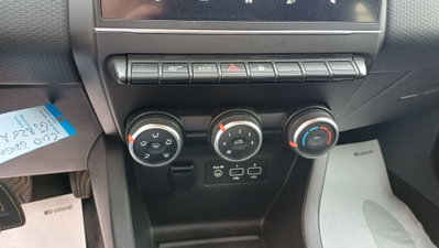 Renault Clio TCe 90 CV 5 porte Business (14)
