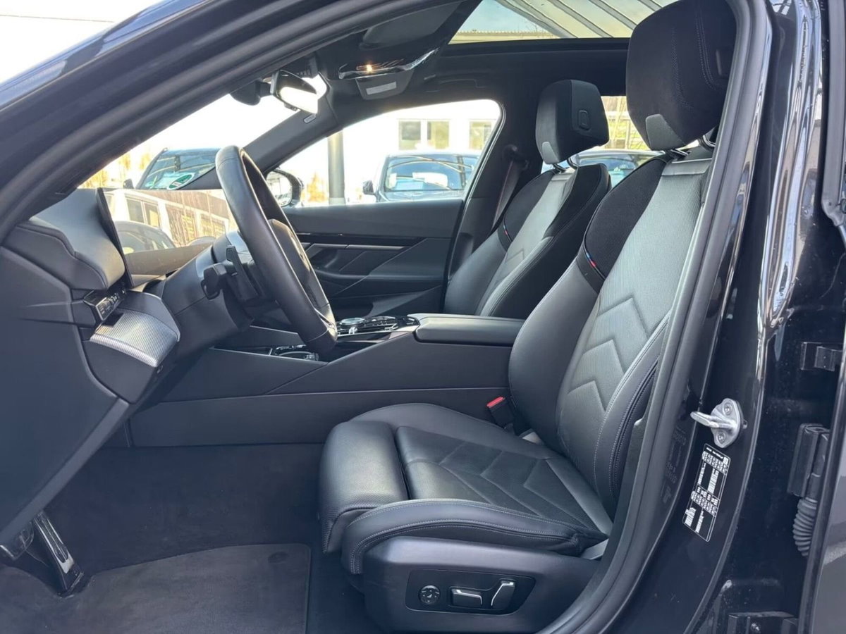 BMW Serie 5 Touring 520d  48V sdrive MSport Pro auto (13)