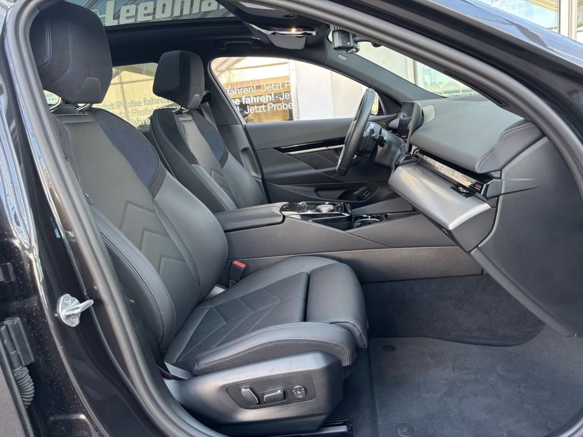 BMW Serie 5 Touring 520d  48V sdrive MSport Pro auto (14)