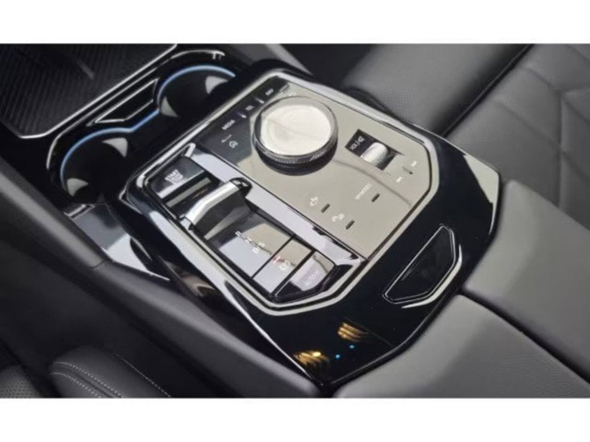 BMW Serie 5 Touring 520i  48V sdrive MSport Pro auto (13)