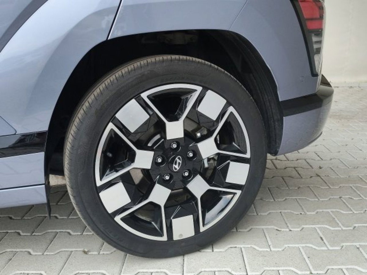 Hyundai Kona EV 64 kWh XClass (11)