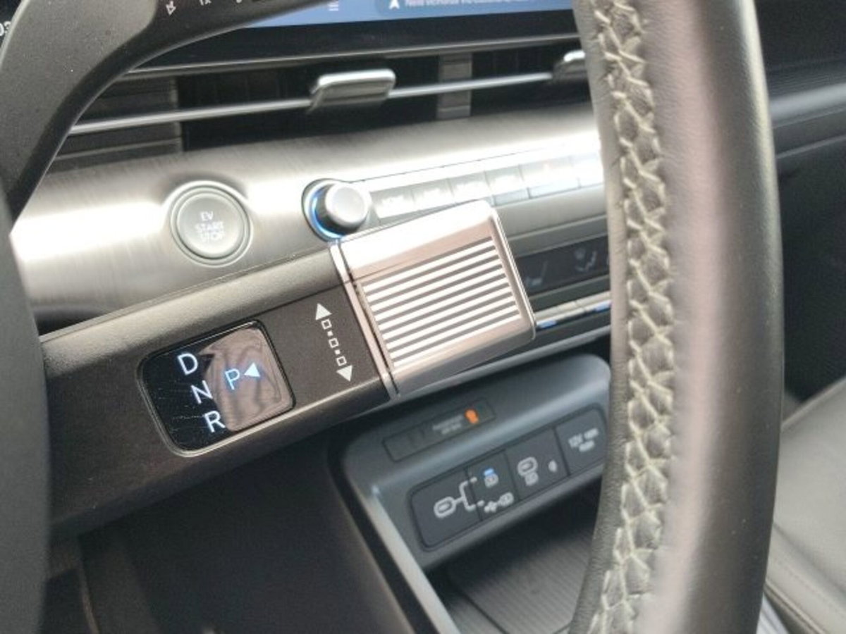 Hyundai Kona EV 64 kWh XClass (8)