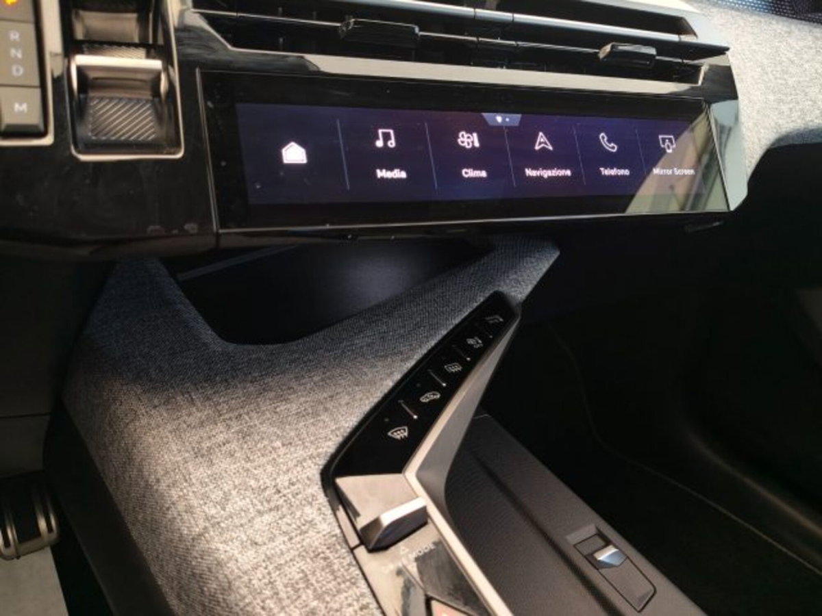 Peugeot 5008 1.2 hybrid 48V GT 136cv e-dcs 6 (15)