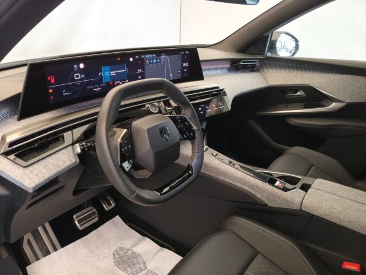 Peugeot 5008 1.2 hybrid 48V GT 136cv e-dcs 6 (7)