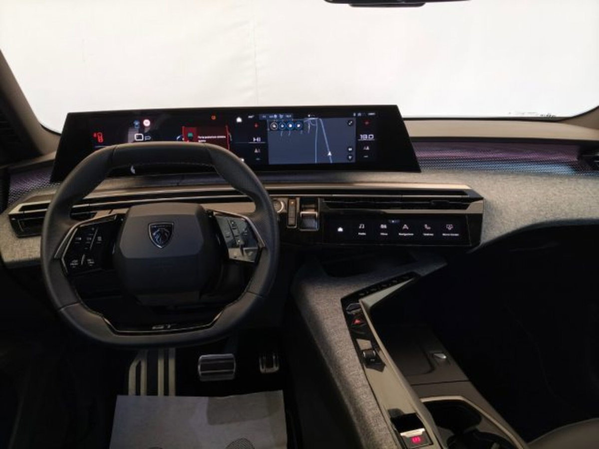 Peugeot 5008 1.2 hybrid 48V GT 136cv e-dcs 6 (8)