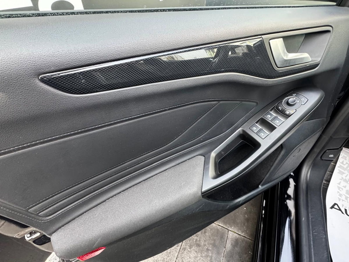 Ford Focus 1.0t ecoboost h ST-Line X 155cv powershift (18)