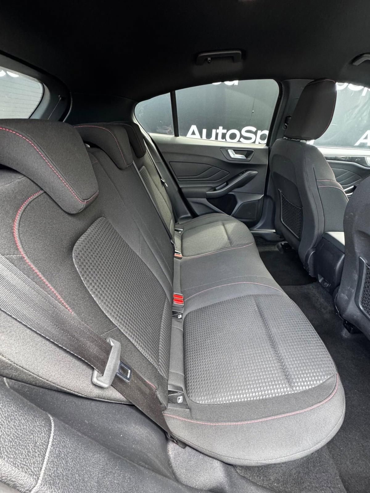 Ford Focus 1.0t ecoboost h ST-Line X 155cv powershift (17)