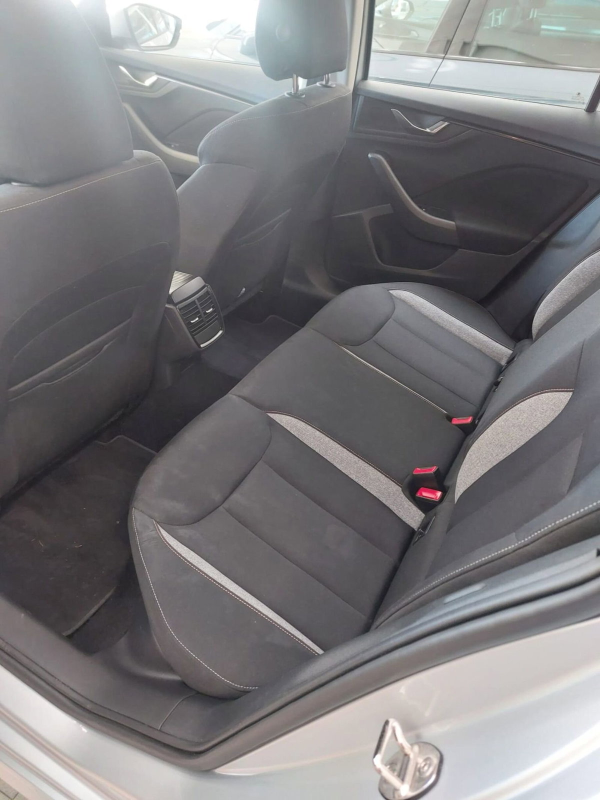 Skoda Kamiq 1.0 tsi Selection 95cv (9)