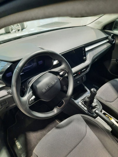 Skoda Fabia 1.0 tsi evo Young Edition 95cv (9)
