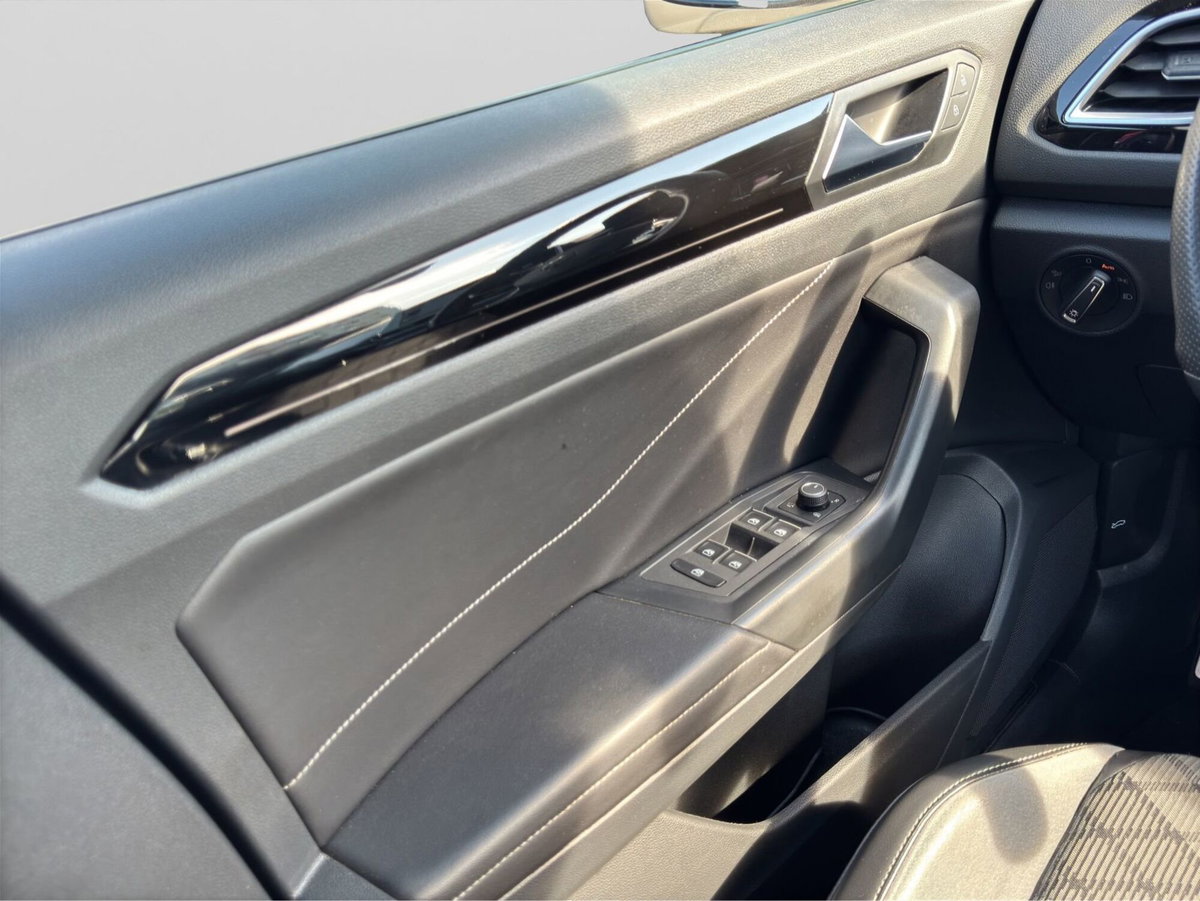 Volkswagen T-Roc 1.5 tsi R-Line dsg (13)