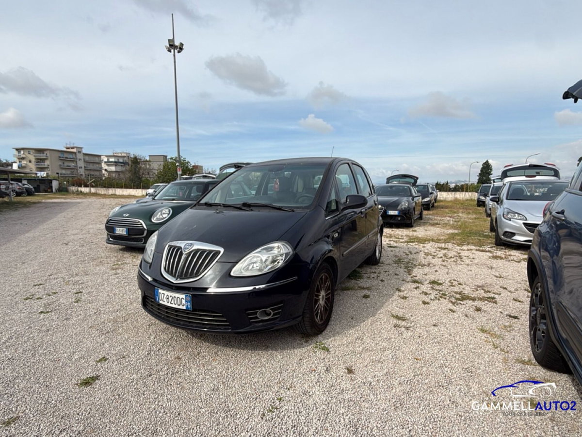 Lancia Musa 1.4 Argento Ecochic GPL (2)