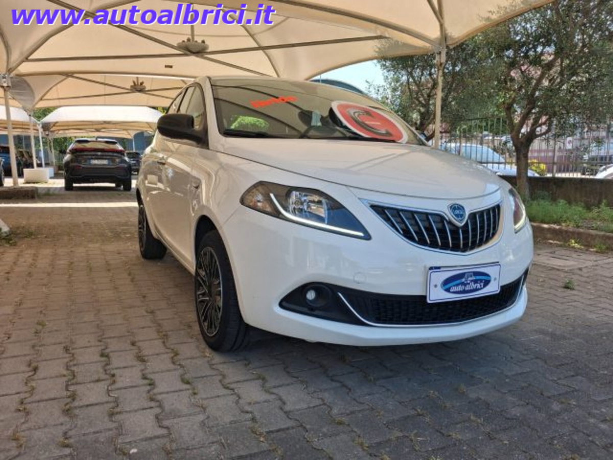 Lancia Ypsilon 1.0 FireFly 5 porte S&S Hybrid Gold Plus (3)