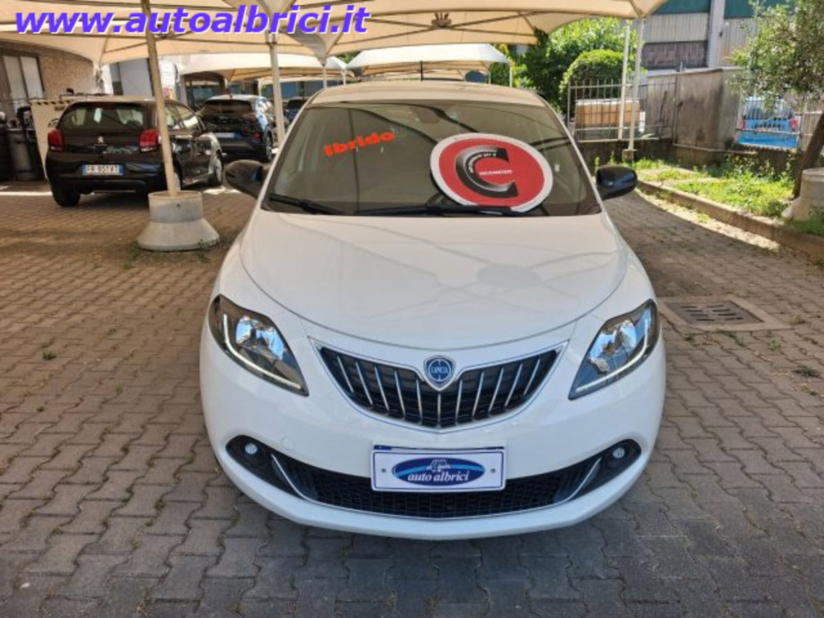 Lancia Ypsilon 1.0 FireFly 5 porte S&S Hybrid Gold Plus (4)