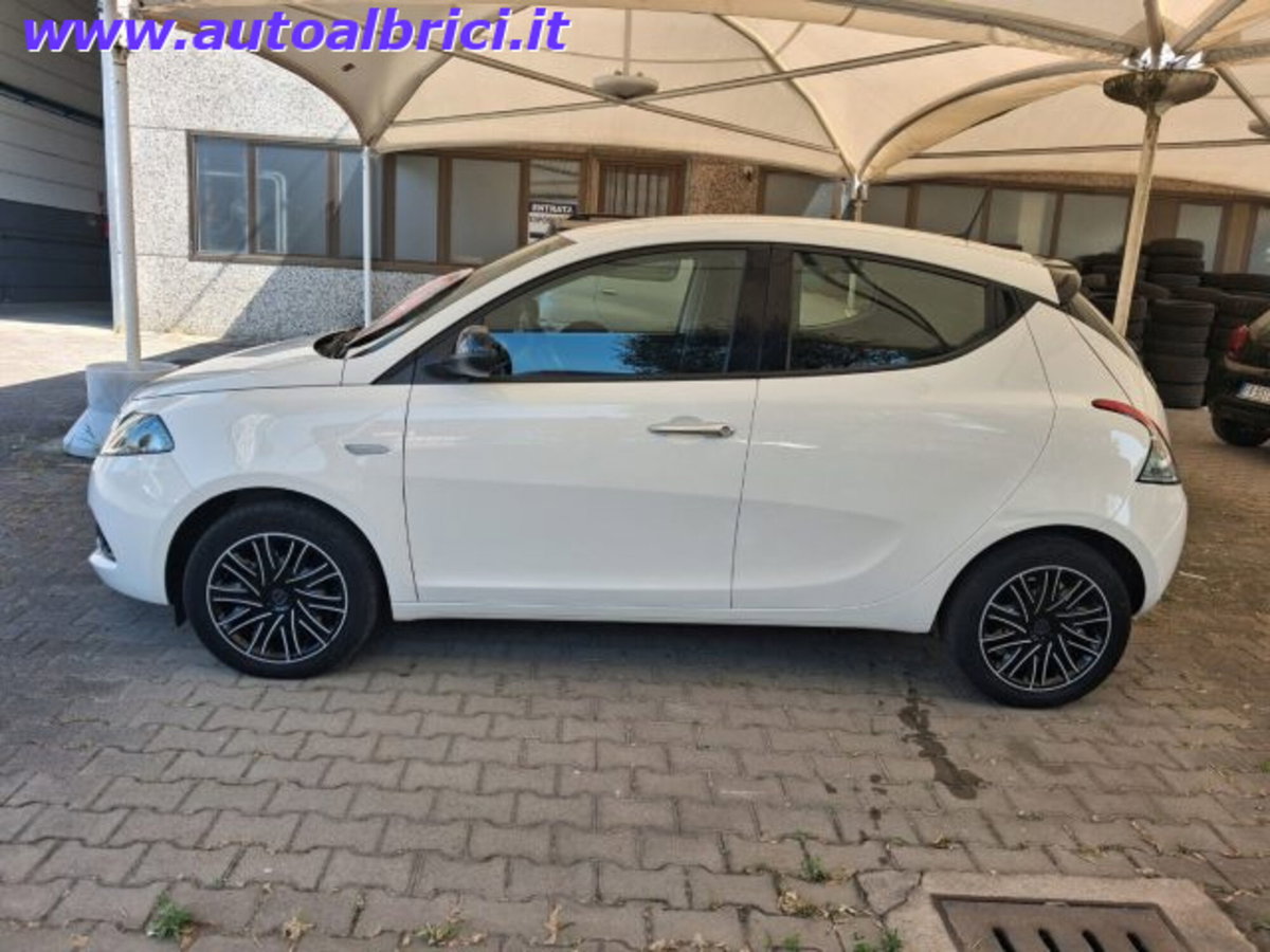 Lancia Ypsilon 1.0 FireFly 5 porte S&S Hybrid Gold Plus (6)