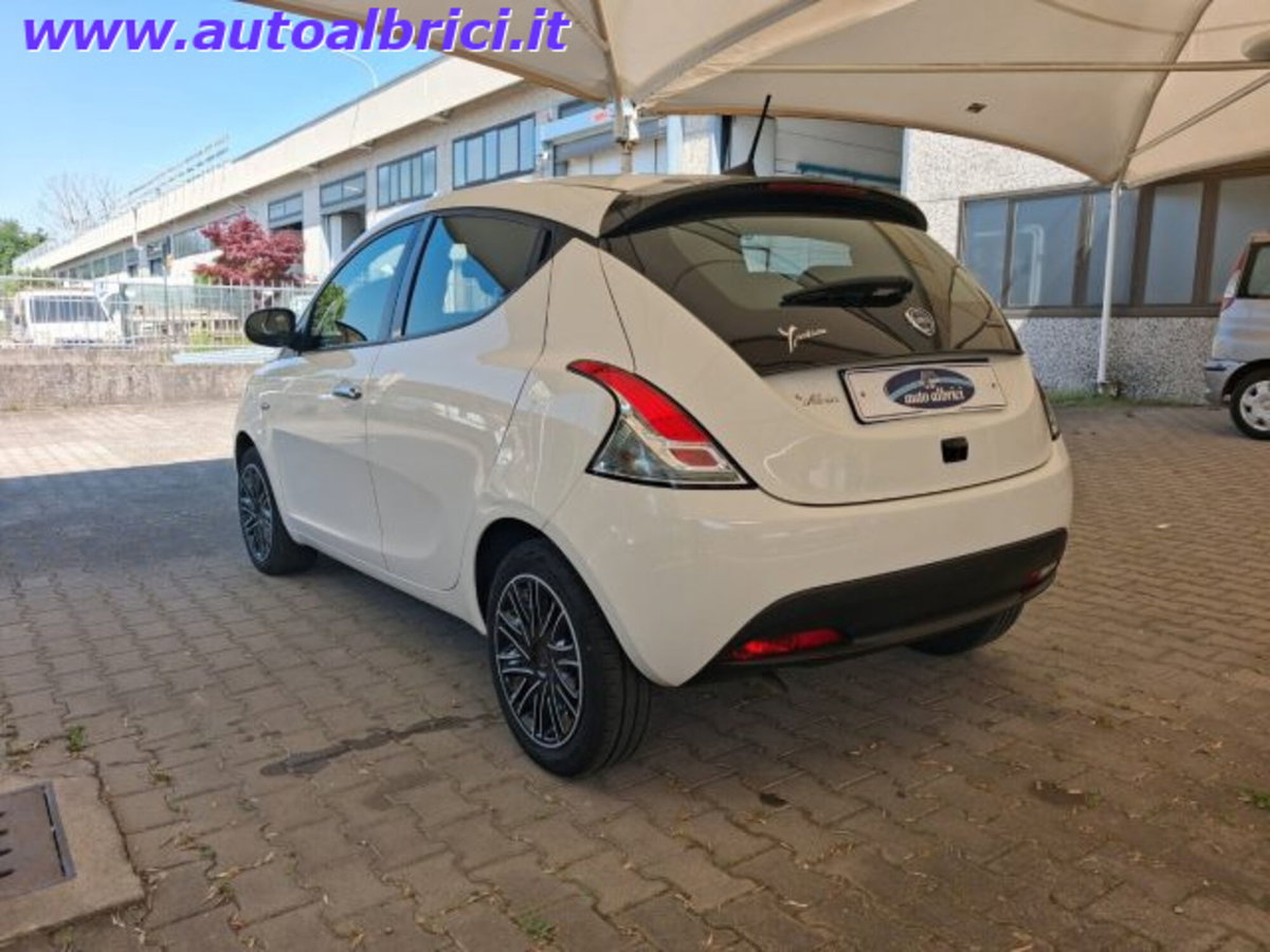 Lancia Ypsilon 1.0 FireFly 5 porte S&S Hybrid Gold Plus (7)