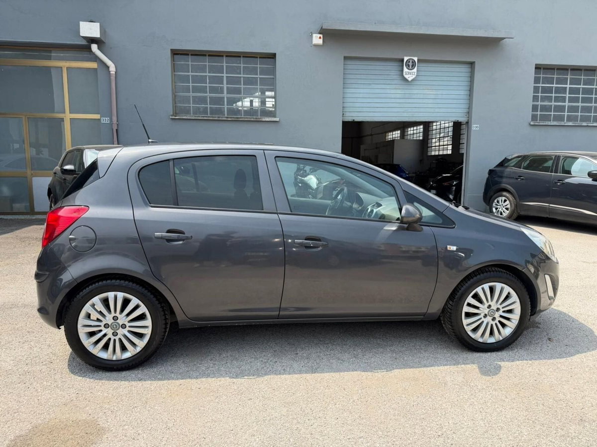 Opel Corsa 1.3 CDTI 75CV 5 porte Cosmo (5)
