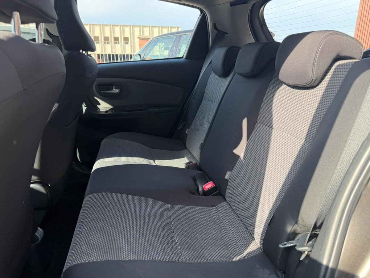 Toyota Yaris 1.5 Hybrid 5 porte Active (11)
