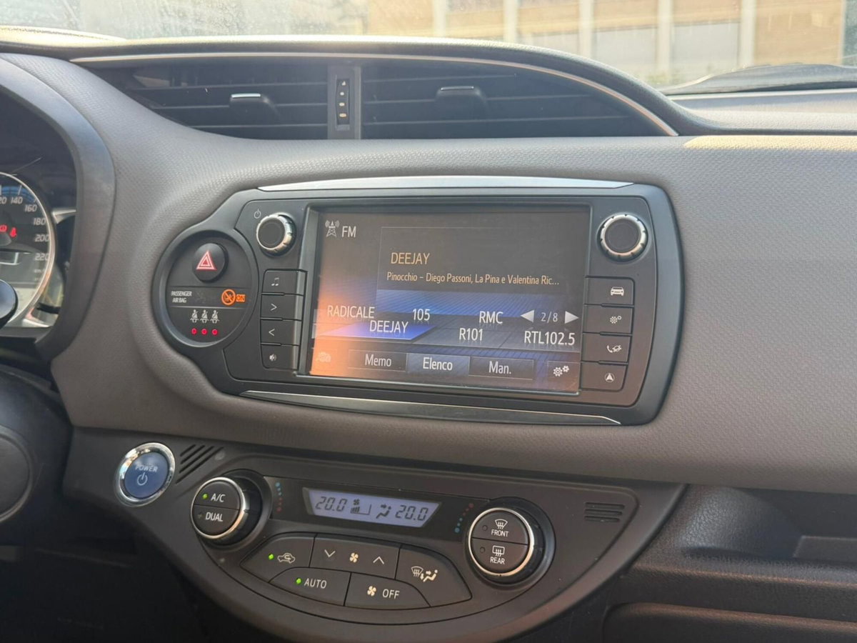 Toyota Yaris 1.5 Hybrid 5 porte Active (14)