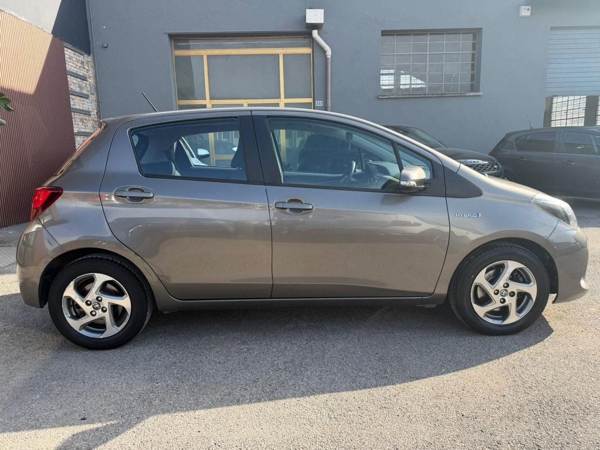 Toyota Yaris 1.5 Hybrid 5 porte Active (5)
