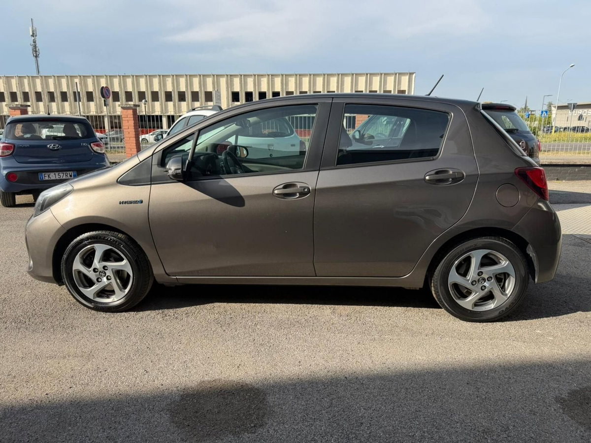 Toyota Yaris 1.5 Hybrid 5 porte Active (9)