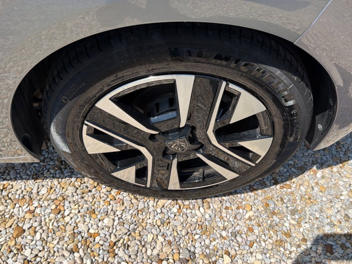 Peugeot 208 PureTech 100 Stop&Start 5 porte Allure (9)